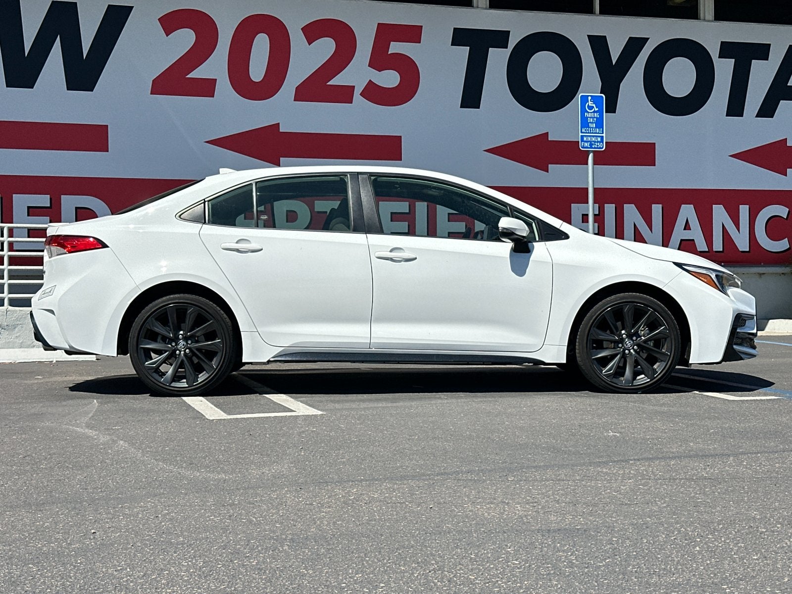 2024 Toyota Corolla Hybrid SE