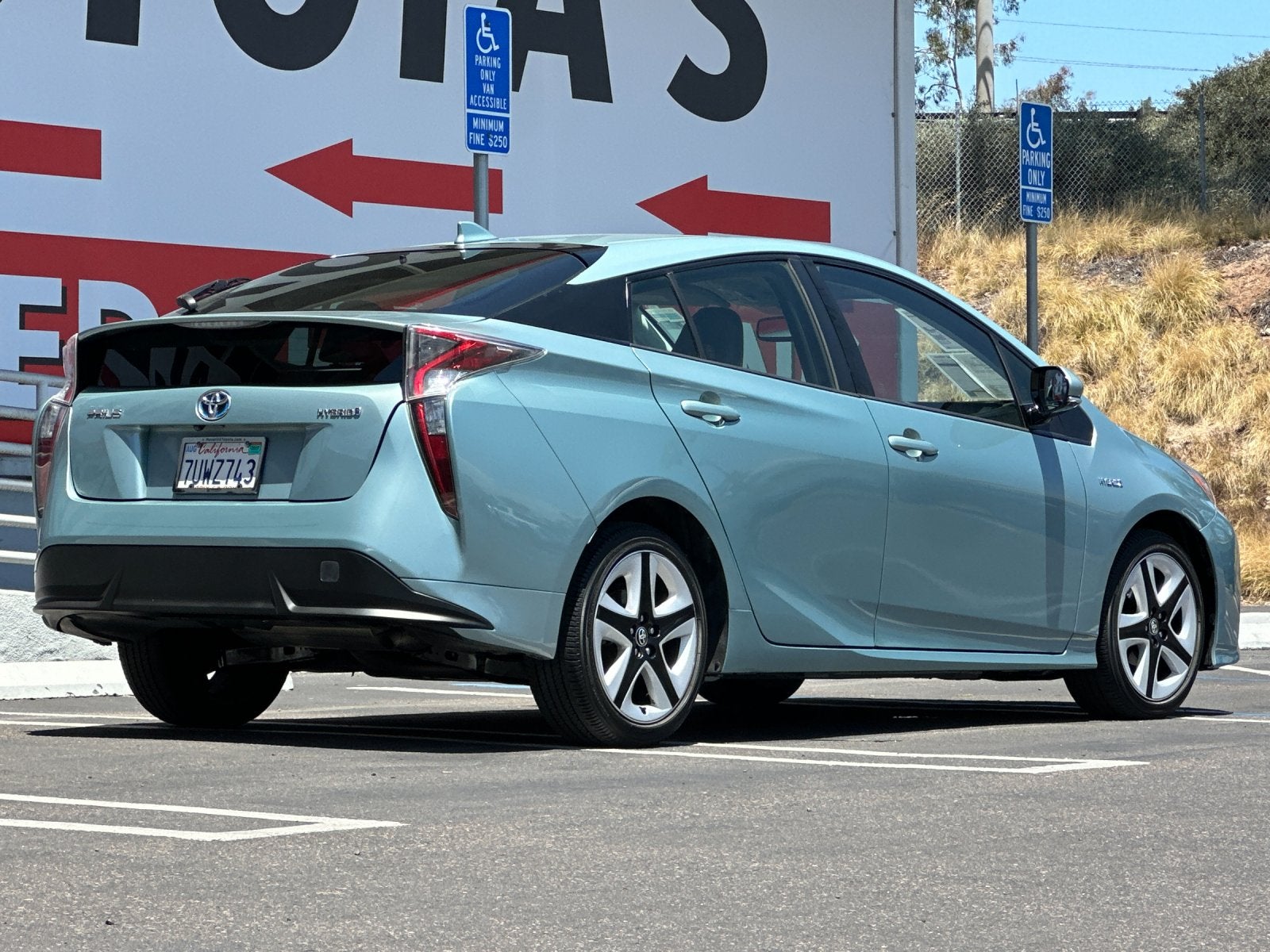2016 Toyota Prius Four Touring