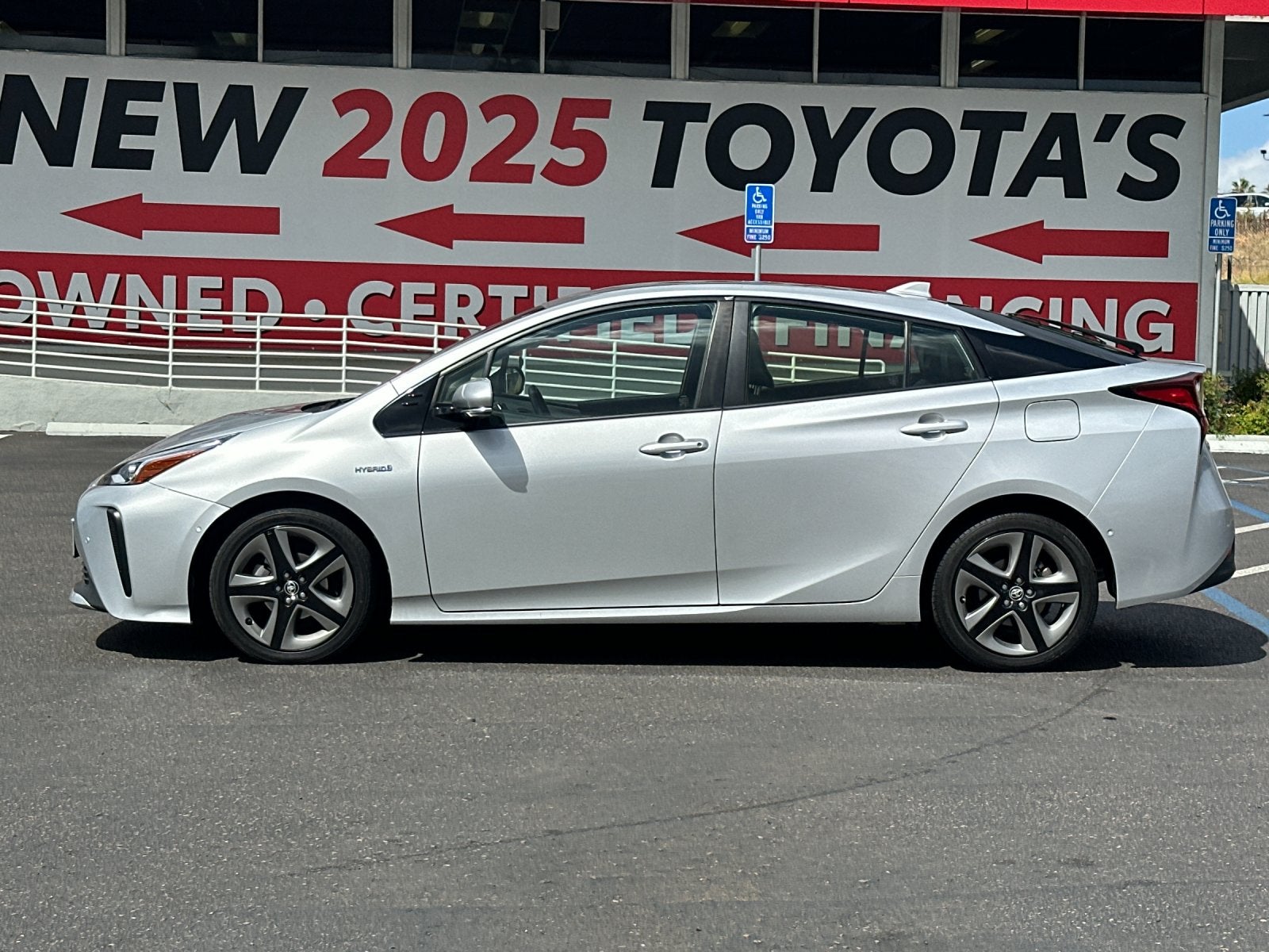 2019 Toyota Prius LE