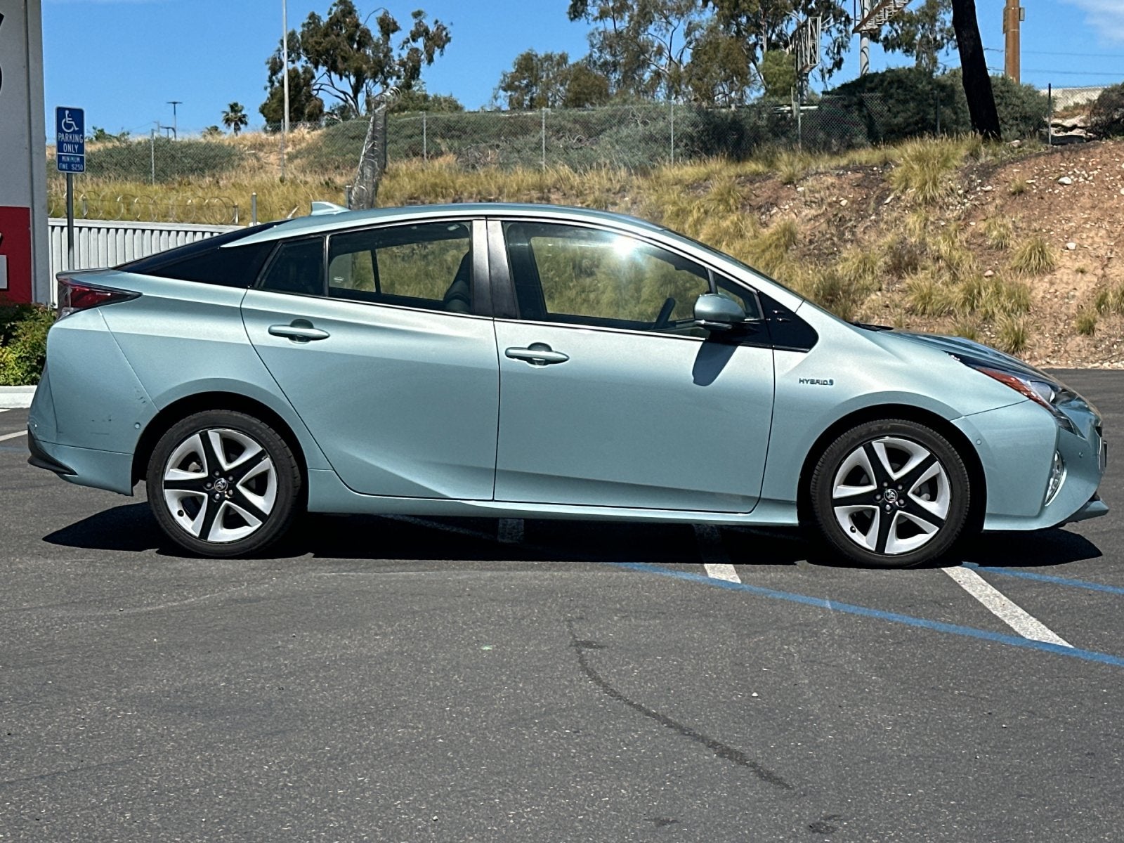 2017 Toyota Prius Three Touring