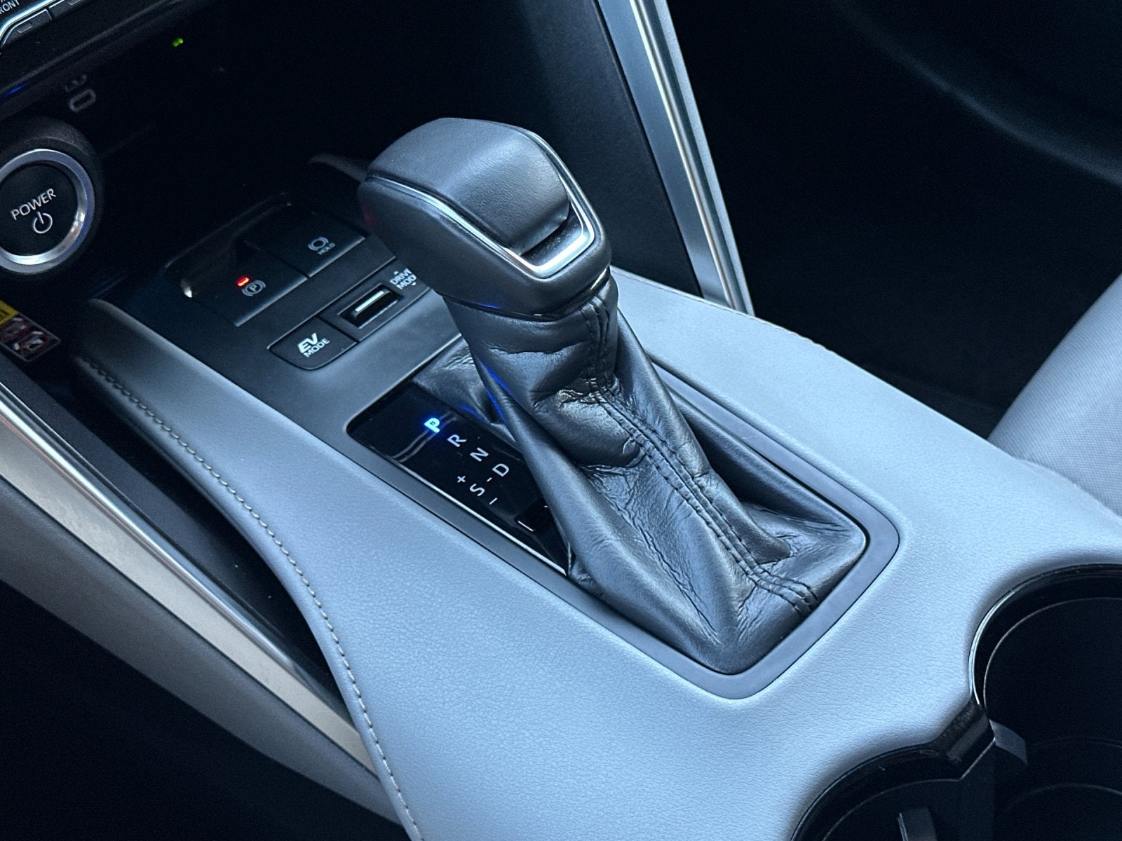 2023 Toyota Venza LE