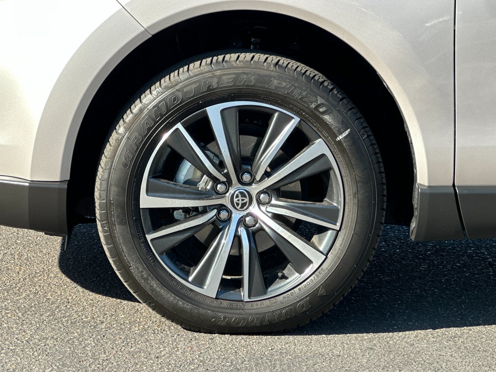 2023 Toyota Venza LE