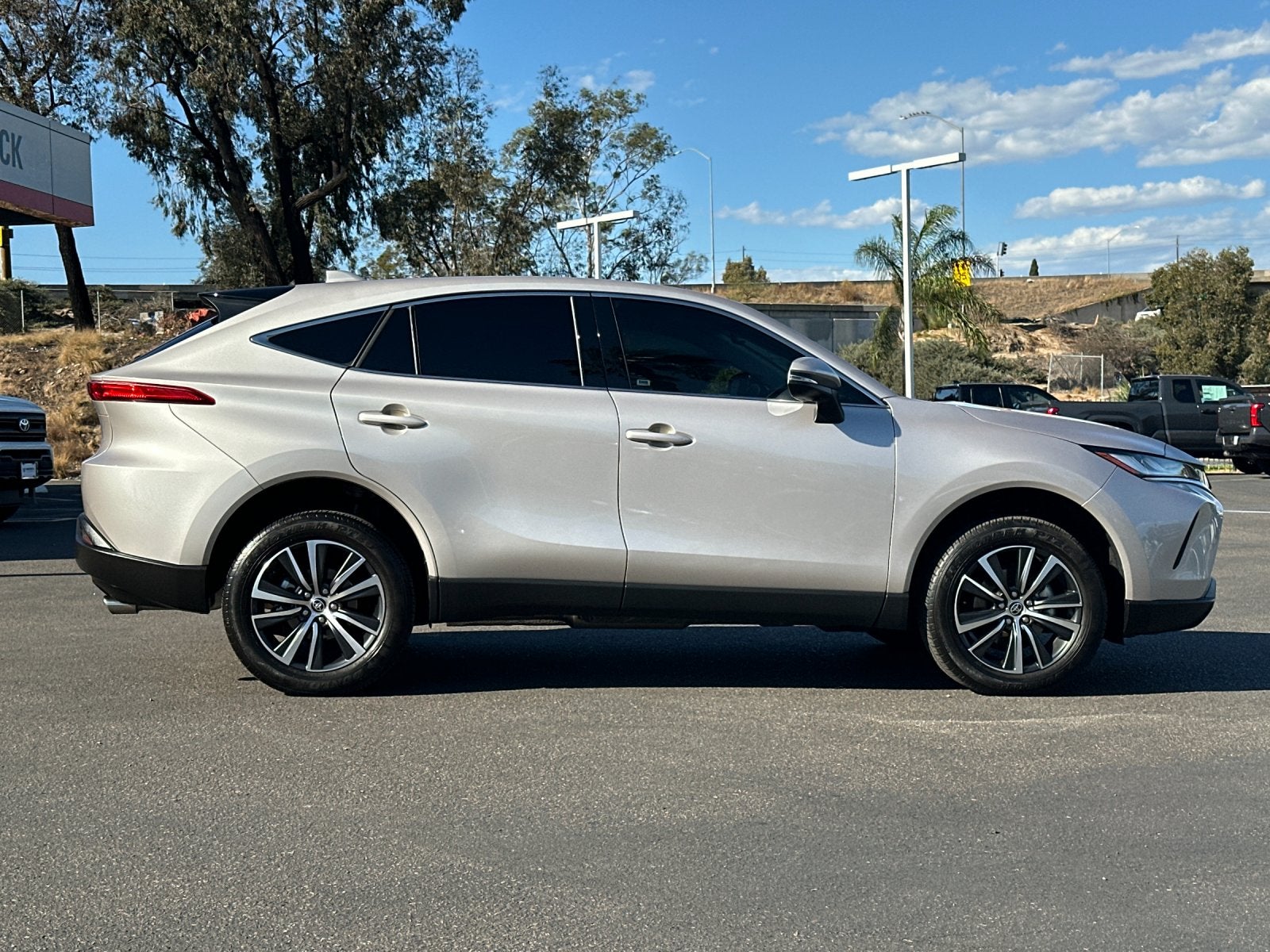 2023 Toyota Venza LE