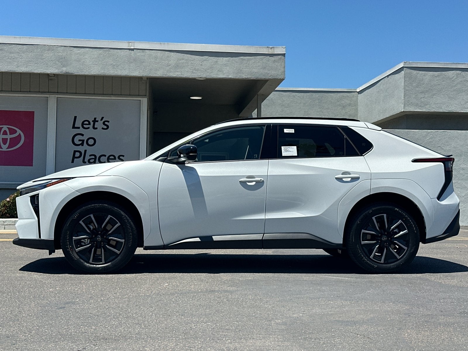 2026 Toyota bZ XLE Plus