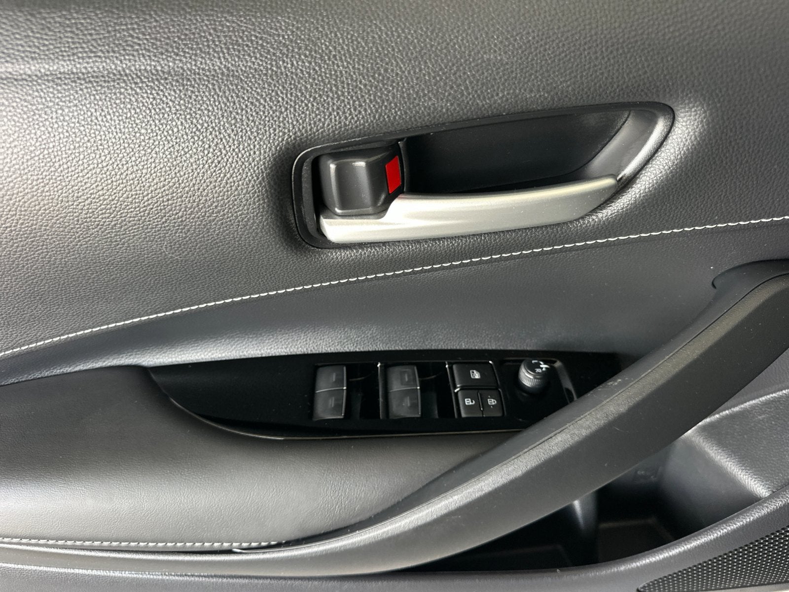2024 Toyota Corolla Hatchback SE