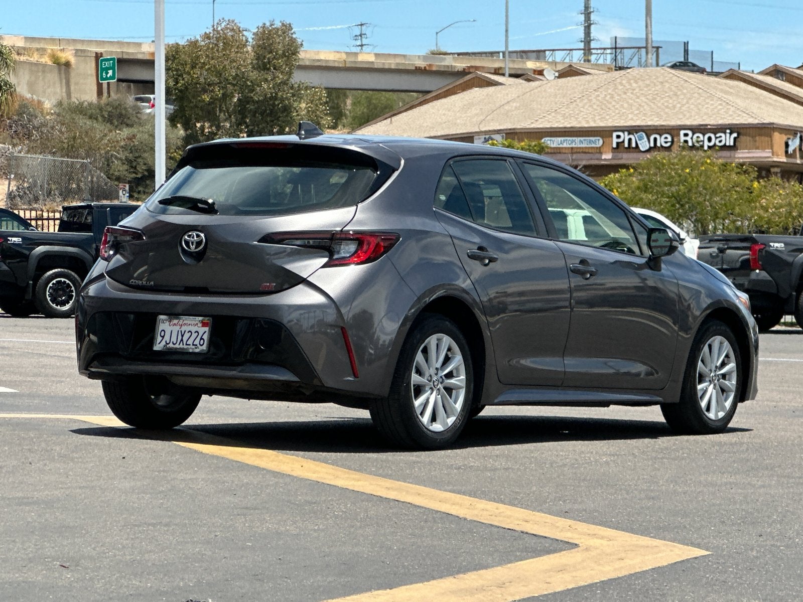 2024 Toyota Corolla Hatchback SE