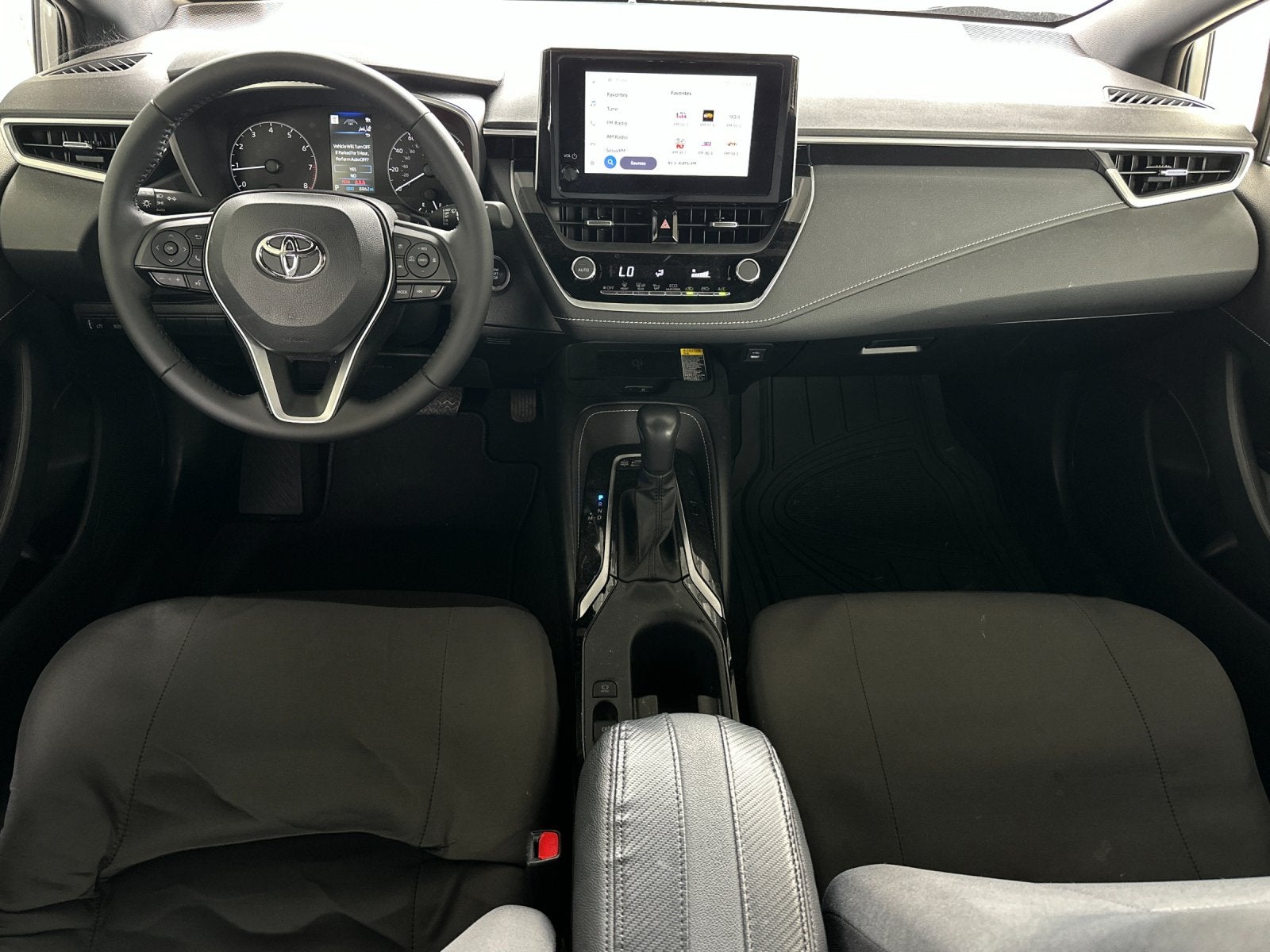 2025 Toyota Corolla Hatchback SE