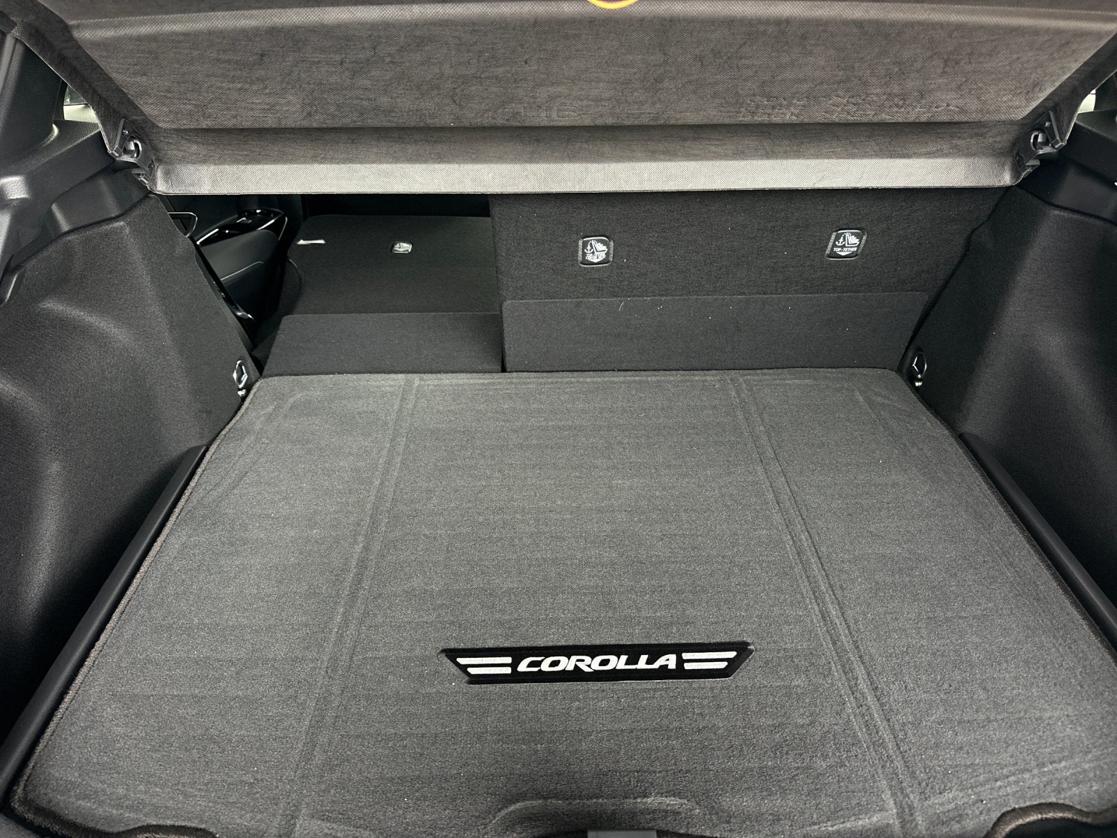 2025 Toyota Corolla Hatchback SE