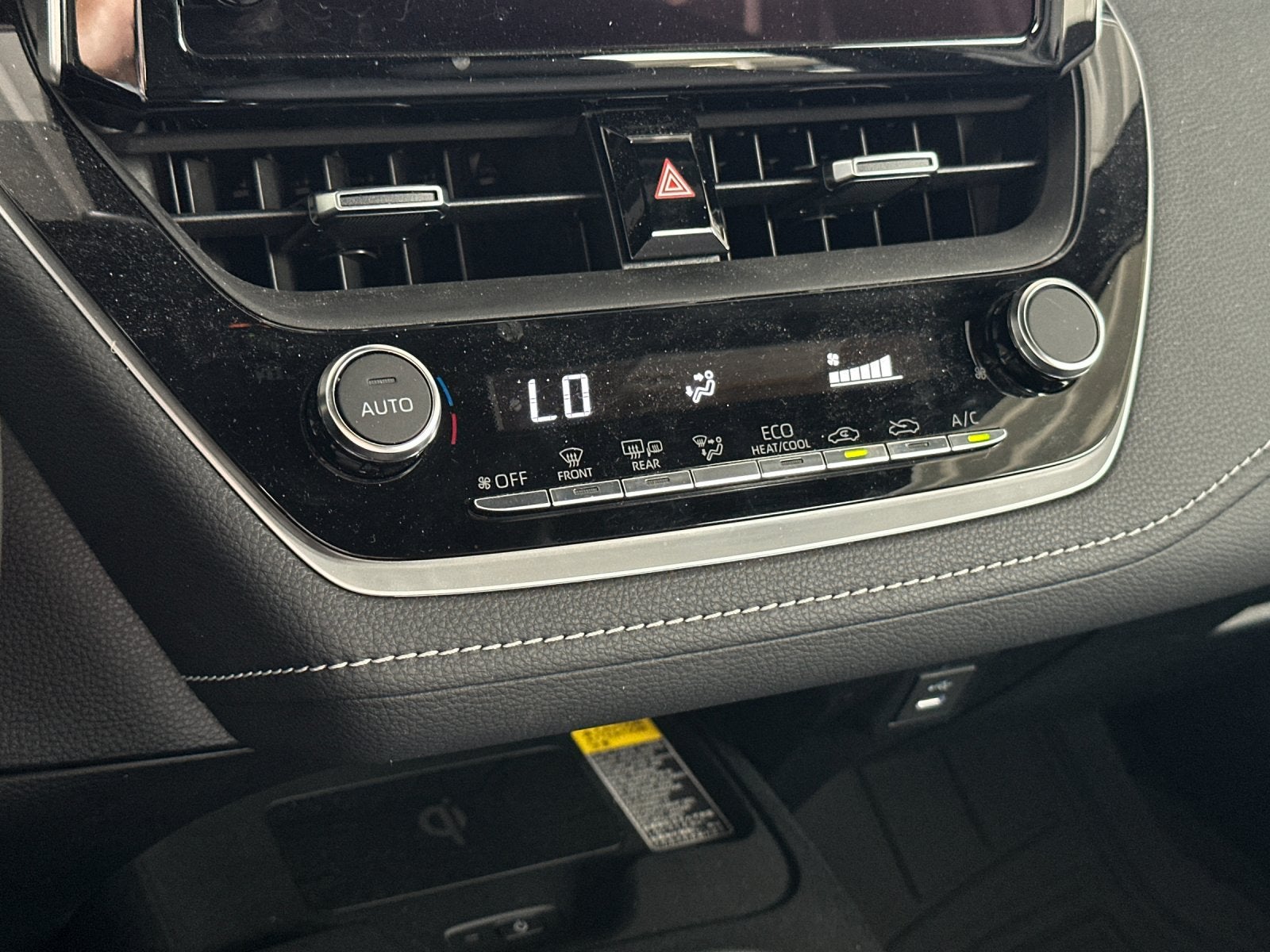 2025 Toyota Corolla Hatchback SE