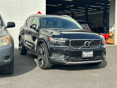 2019 Volvo XC40 Momentum