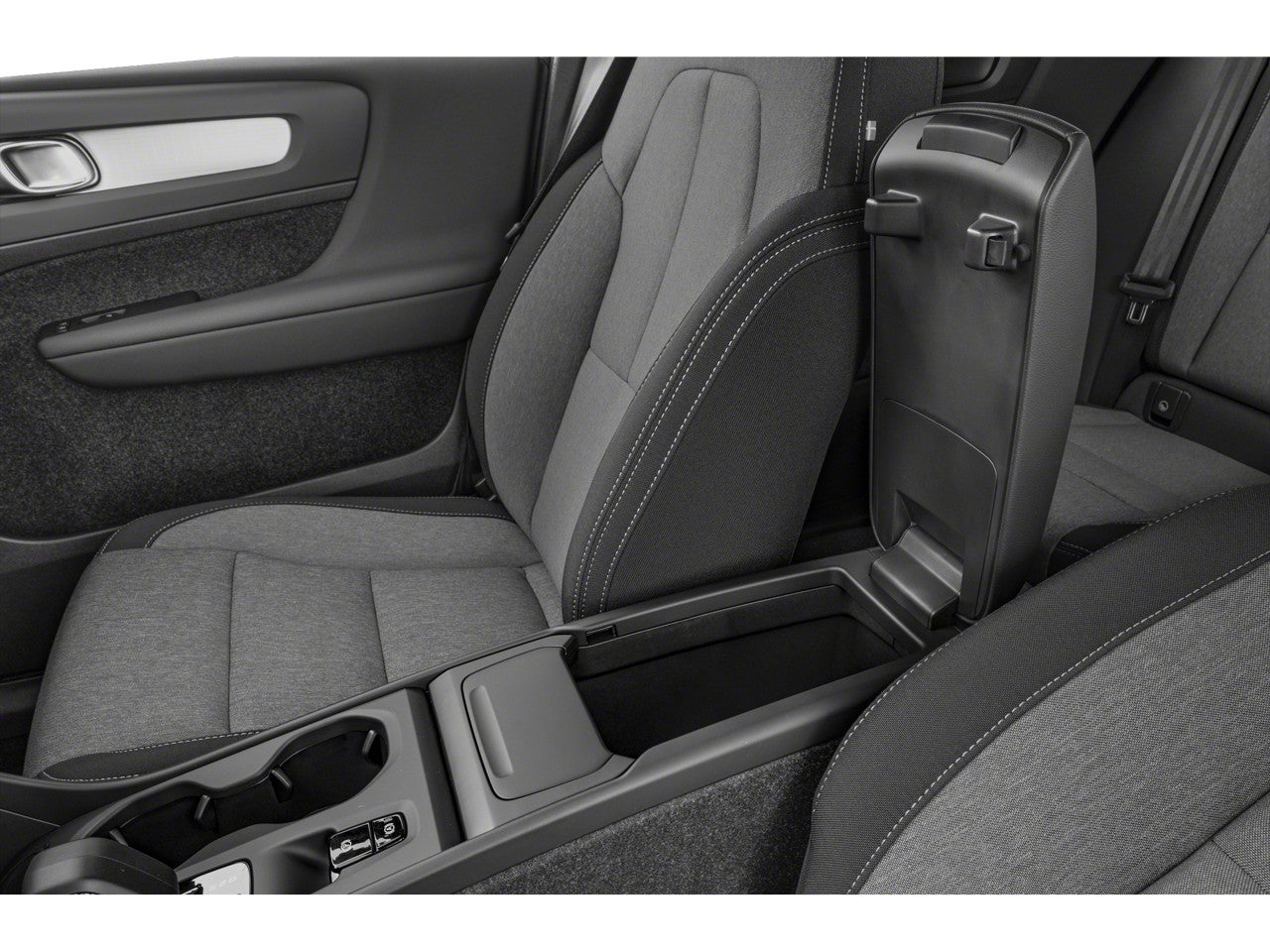 2024 Volvo XC40 B5 Core