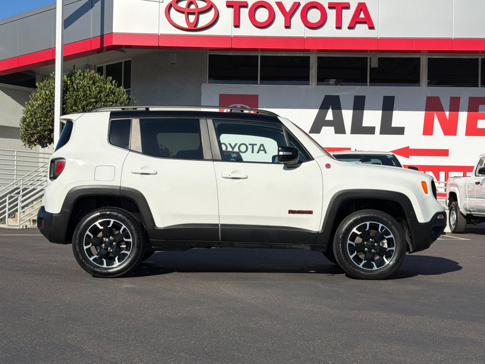 2023 Jeep Renegade Trailhawk
