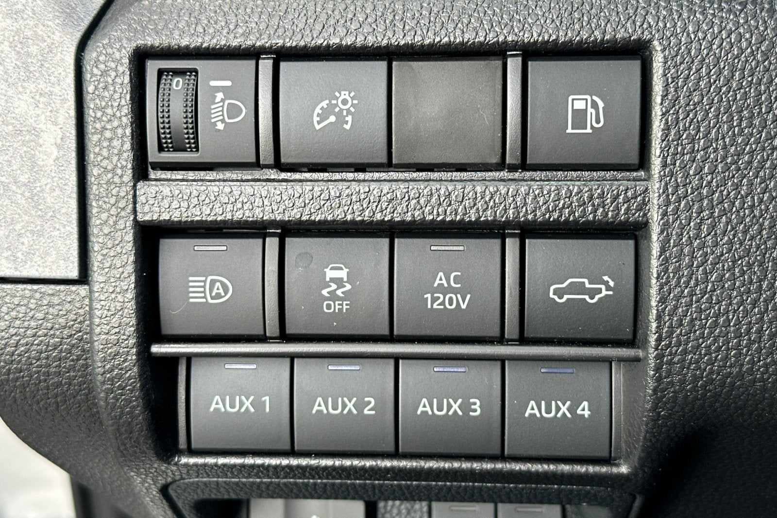 2026 Toyota Tacoma i-FORCE MAX Trailhunter