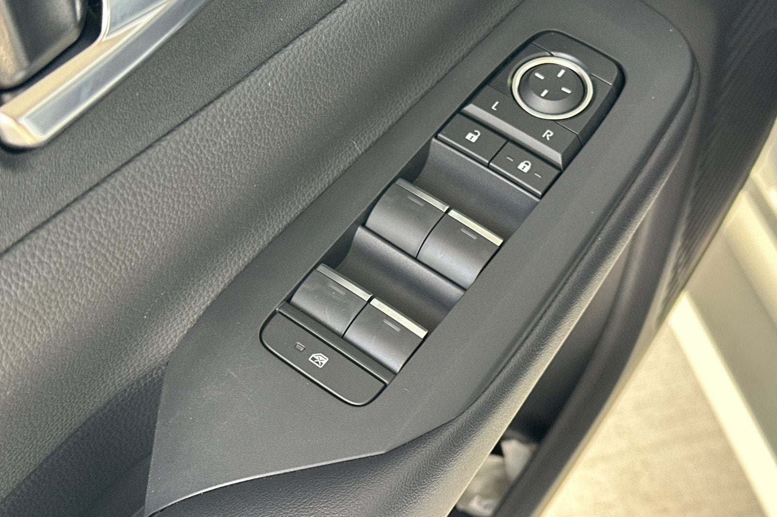 2027 Toyota Prius Plug-in Hybrid XSE